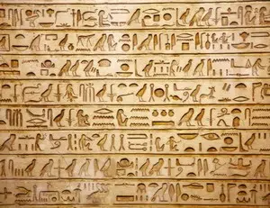 Les Hiéroglyphes Égyptiens, l’Écriture Sacrée